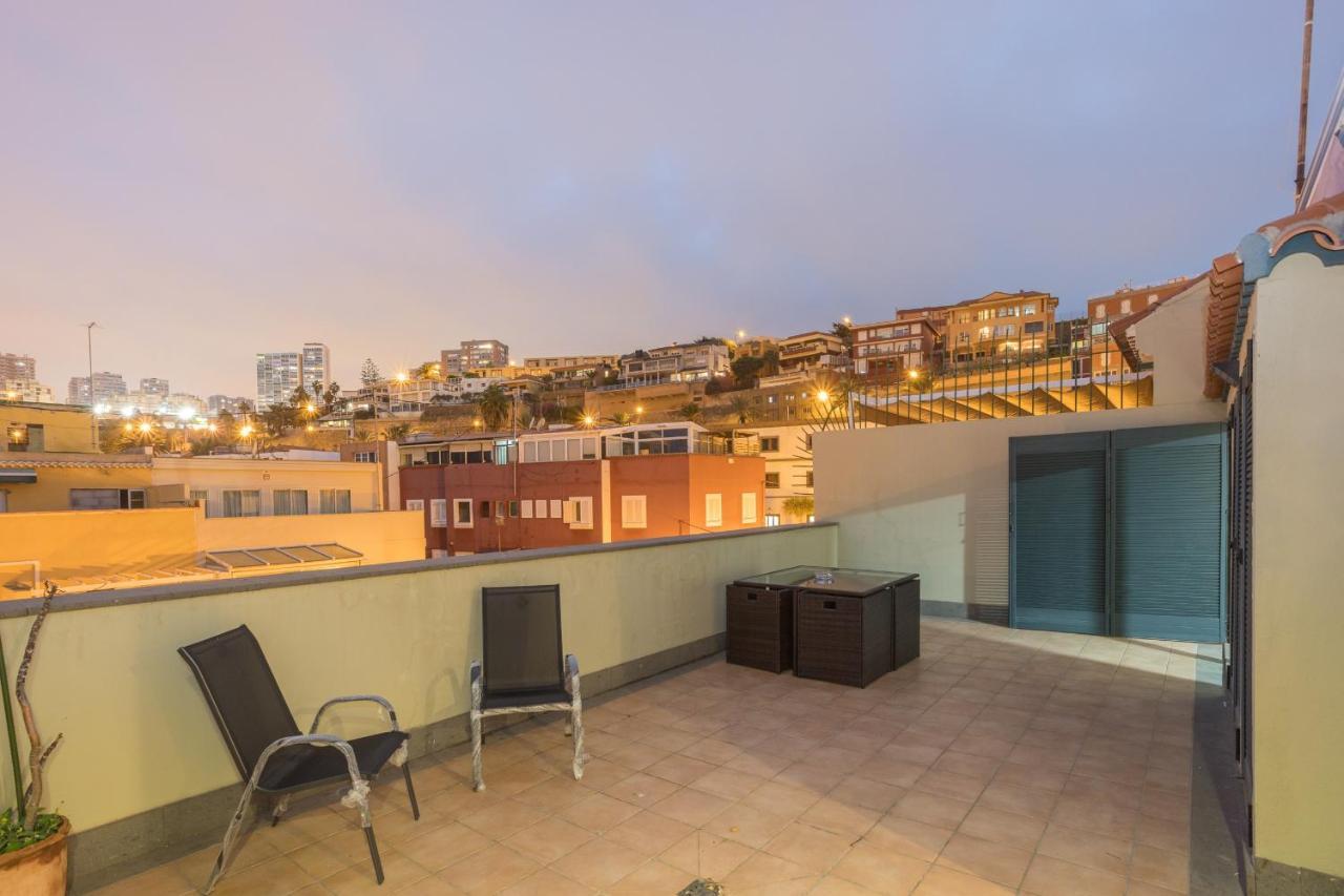 2br Penthouse With Terrace And Views Ferienhaus *